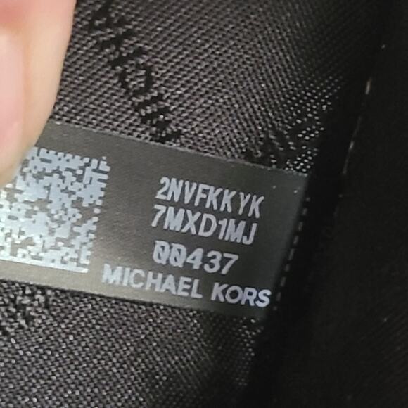 MICHAEL KORS GREENWICH small shoulder FLAP CROSSBODY BAG MK Black and Gold MULTI - Picture 14 of 15